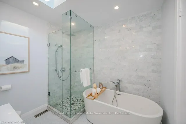 Additional image 26 of 2145 ELMHURST Ave