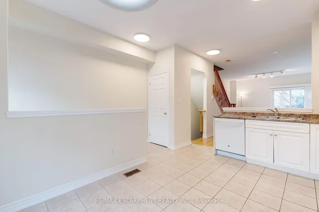 Additional image 16 of 682 Summers Common