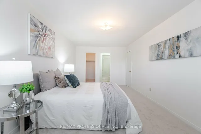 Additional image 18 of 141 Kingsbridge Garden Circ