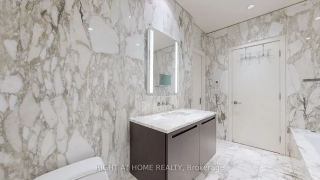 Additional image 17 of 180 University Ave Unit 5607