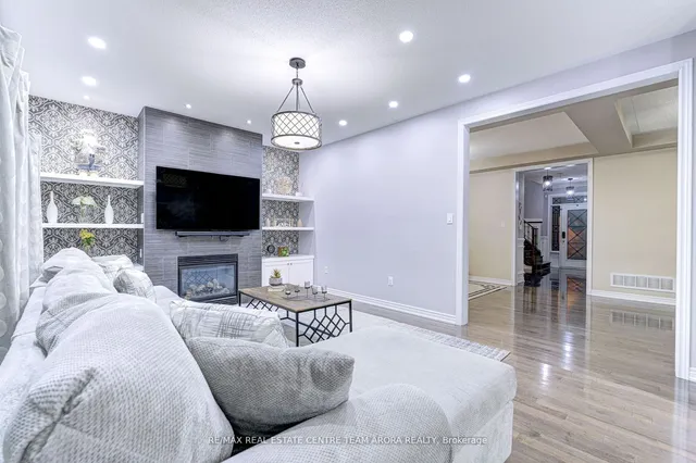 Additional image 12 of 17 Junetown Circ