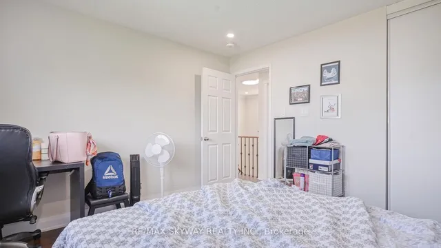 Additional image 23 of 17 Nantucket Cres