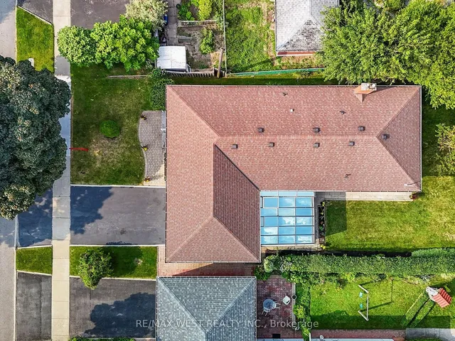 Additional image 27 of 42 Swordbill Dr