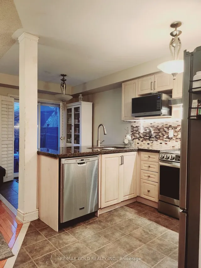 Additional image 8 of 949 Flute Way