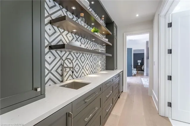 Primary image of 231 Wedgewood Dr