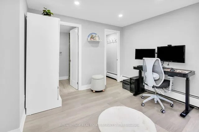 Additional image 17 of 30 Wellington St Unit 2006