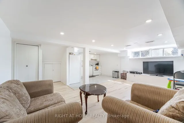 Additional image 29 of 78 Sanford Cres