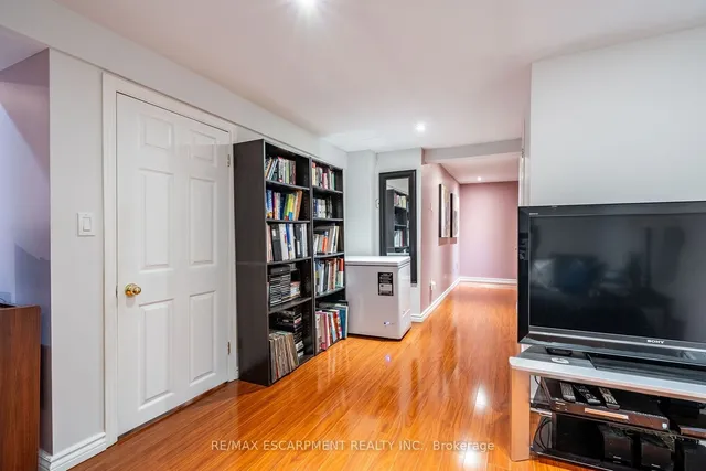 Additional image 21 of 2185 Fairchild Blvd Unit 27