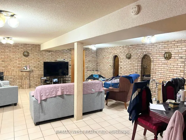 Additional image 13 of 3481 Chipley Cres