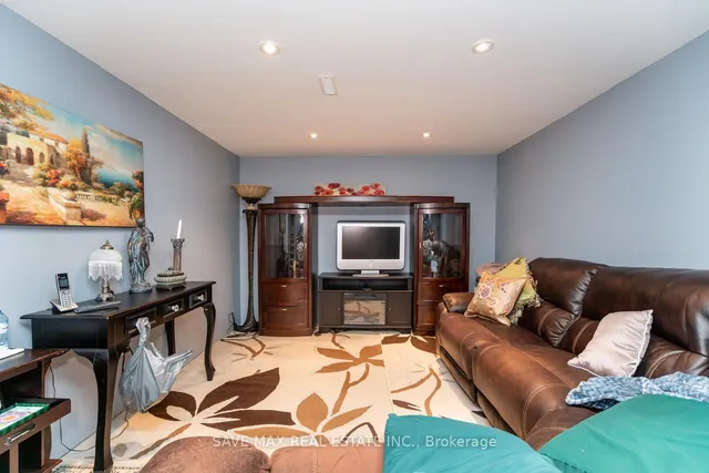 Additional image 34 of 8 Edwin Dr