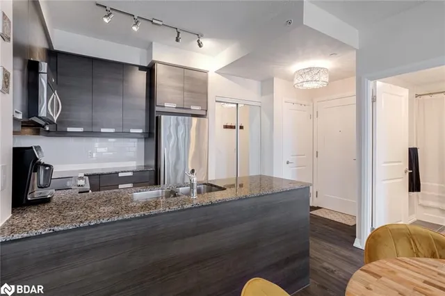 Additional image 10 of 75 Eglinton Ave Unit 1710