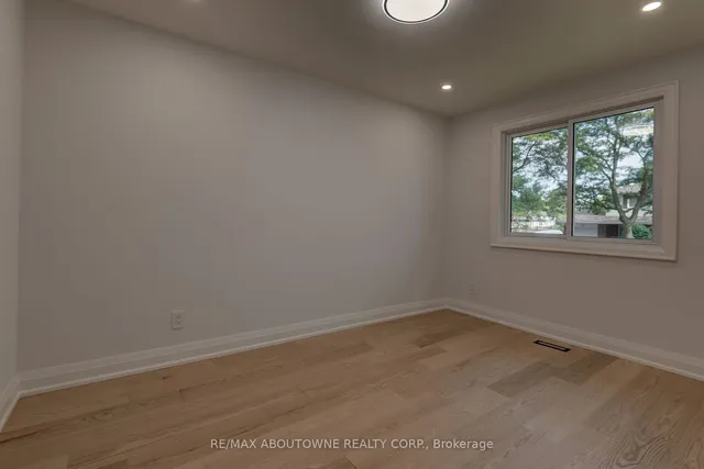 Additional image 35 of 2435 Cyprus Ave