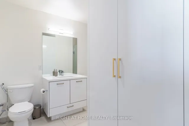 Additional image 8 of 608 Richmond St Unit LPH02