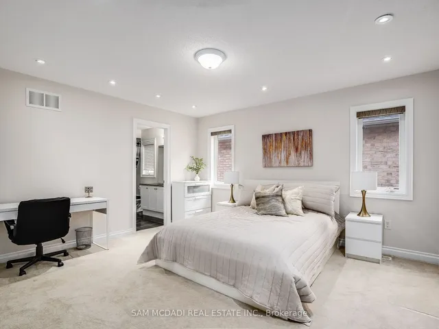 Additional image 31 of 7 Canis St