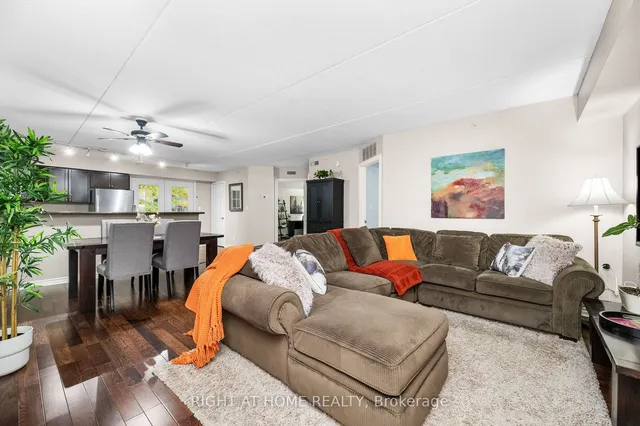 Additional image 4 of 1451 Walker's Line Unit 315