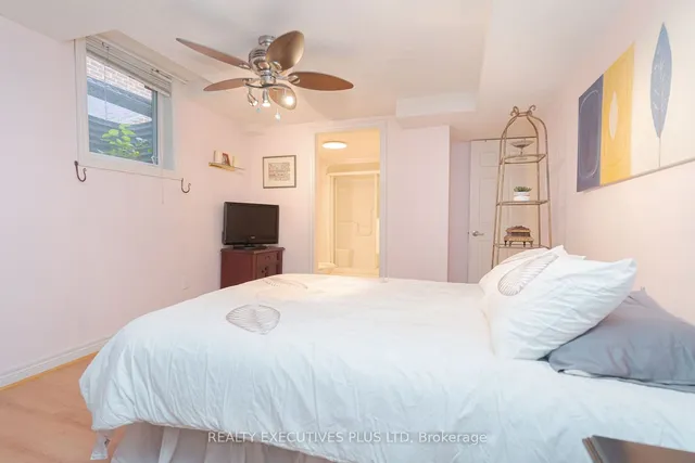 Additional image 28 of 8 Lombardy Cres