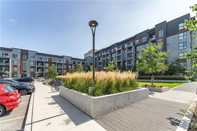 Additional image 33 of 95 Dundas Street West St Unit 310