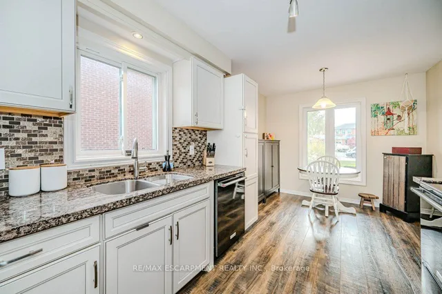 Additional image 14 of 633 Amelia Cres