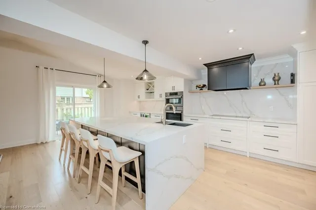 Additional image 10 of 3333 New St Unit 6