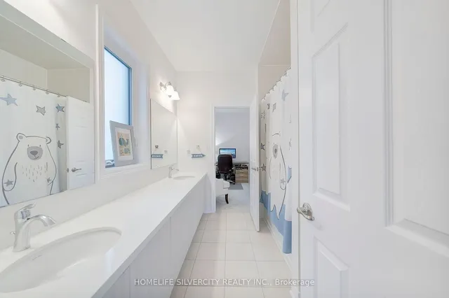 Additional image 16 of 398 Spyglass Green