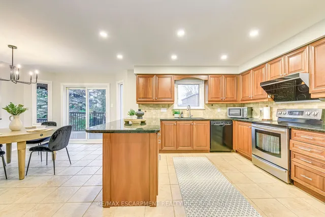 Additional image 11 of 435 March Cres