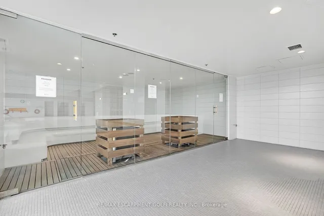 Additional image 37 of 2093 Fairview St Unit 408