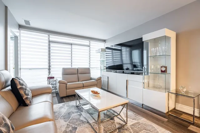 Additional image 10 of 5070 Pinedale Ave Unit 1207