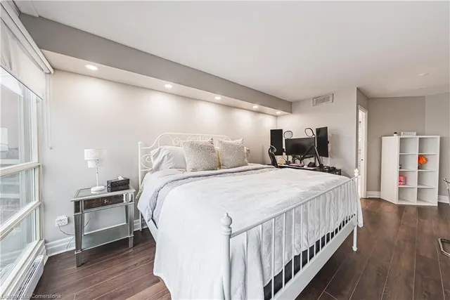 Additional image 18 of 45 Kingsbridge Garden Cir Unit 1502