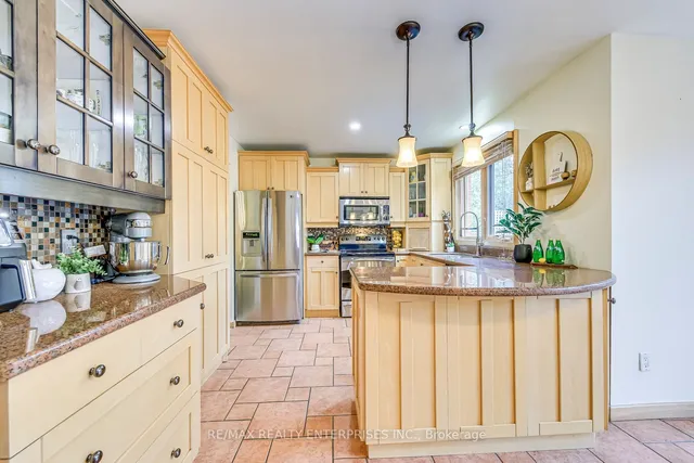 Additional image 11 of 2892 Arlington Dr