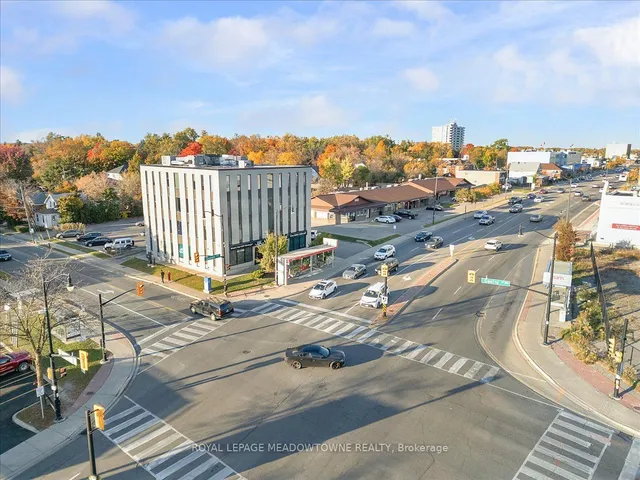 Additional image 32 of 15 Centre St