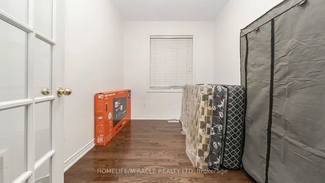 Additional image 8 of 4 FOSSIL St