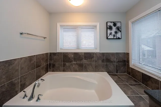 Additional image 20 of 381 Dahlia Tr