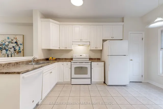 Additional image 11 of 682 Summers Common