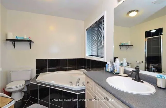 Additional image 11 of 37 Blue Diamond Dr