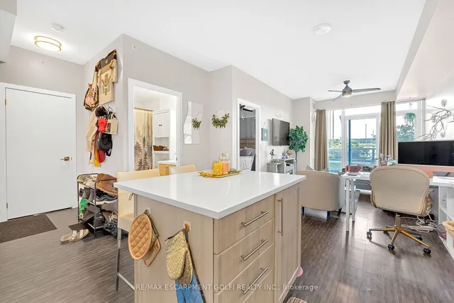 Additional image 12 of 2093 Fairview St Unit 408