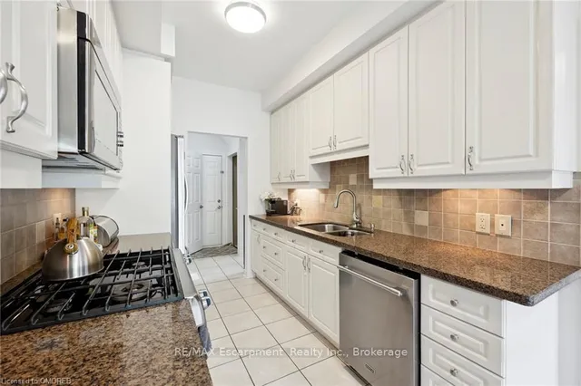 Additional image 15 of 300 RAVINEVIEW Way Unit 44