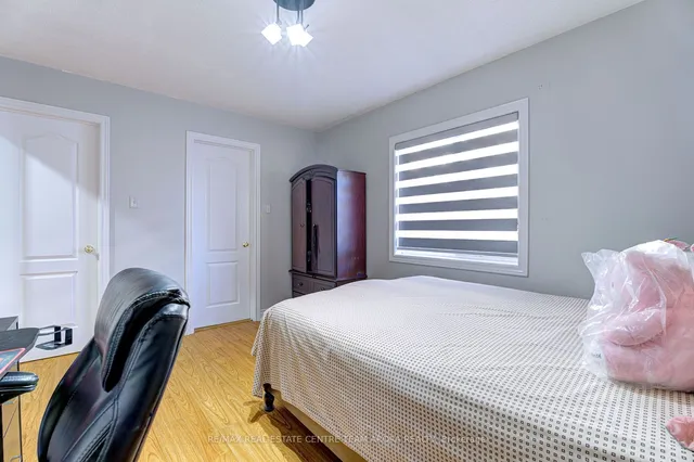 Additional image 28 of 14 River Rock Cres