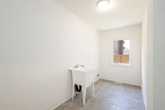 Additional image 9 of 2163 Royal Gala Circ