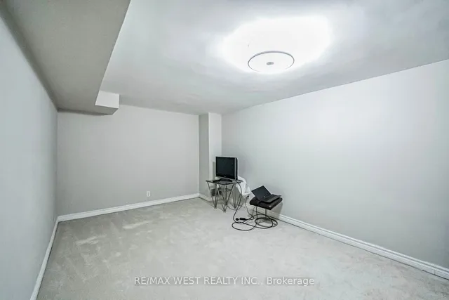 Additional image 31 of 680 Powell Crt