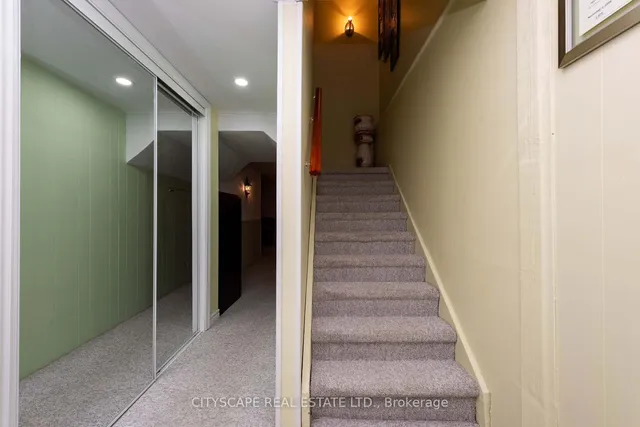 Additional image 28 of 32 Vodden Crt