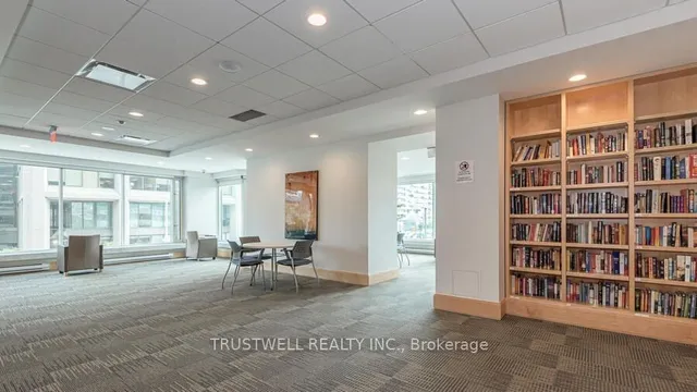 Additional image 9 of 10 Yonge St Unit 609