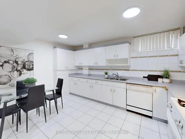 Additional image 39 of 42 Swordbill Dr