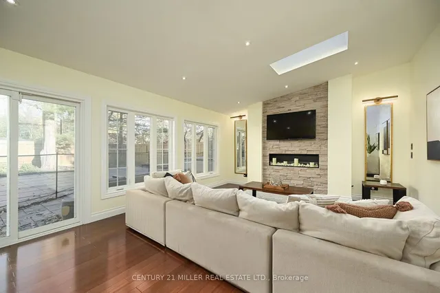 Additional image 15 of 1459 Durham St