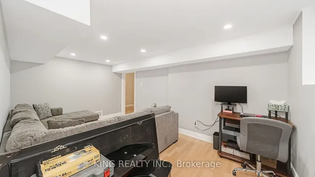 Additional image 31 of 3686 Darla Dr