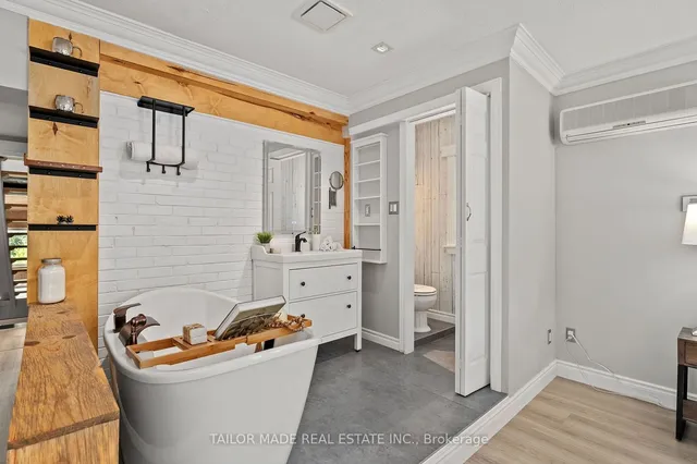 Additional image 18 of 42 Centre St