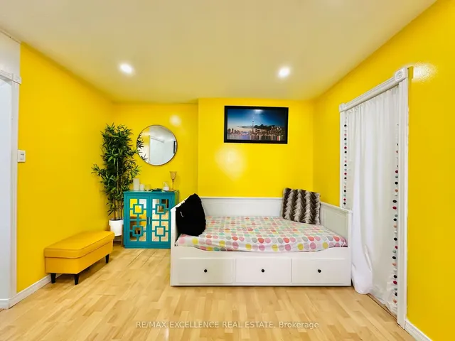 Additional image 14 of 3533 Derry Rd Unit 902