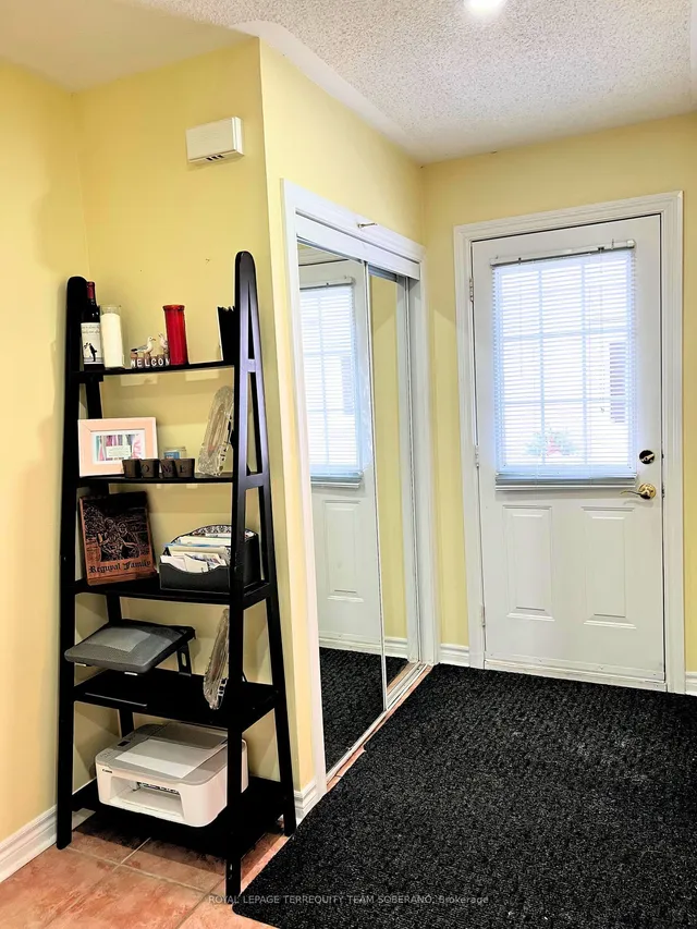 Additional image 3 of 216 Town House Cres Unit 27