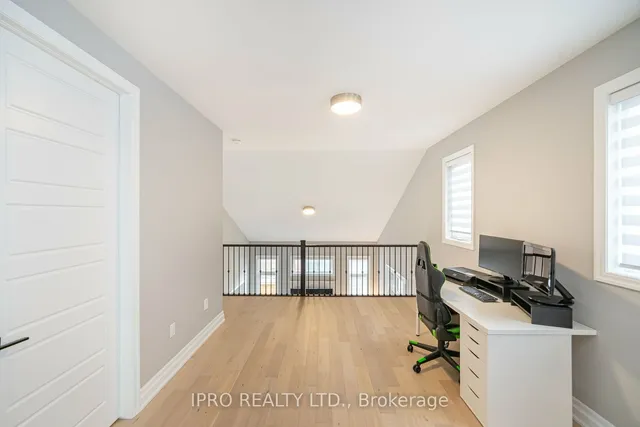 Additional image 23 of 1507 Lakeport Cres