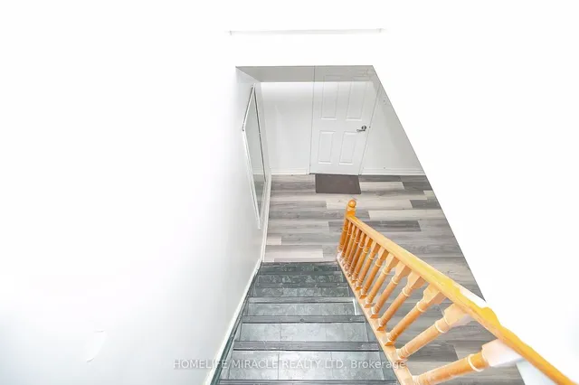 Additional image 33 of 107 Michigan Ave