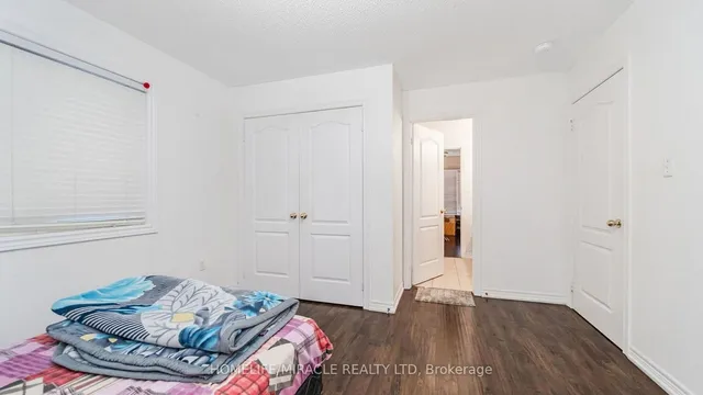 Additional image 28 of 4 FOSSIL St